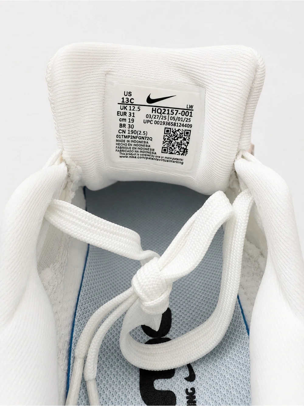 Nike Vomero White & Black Running Shoes